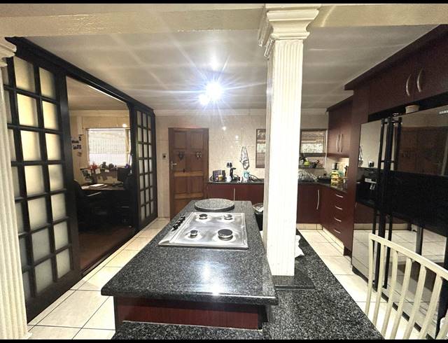 3 BEDROOM HOUSE FOR SALE IN MAYBERRY PARK